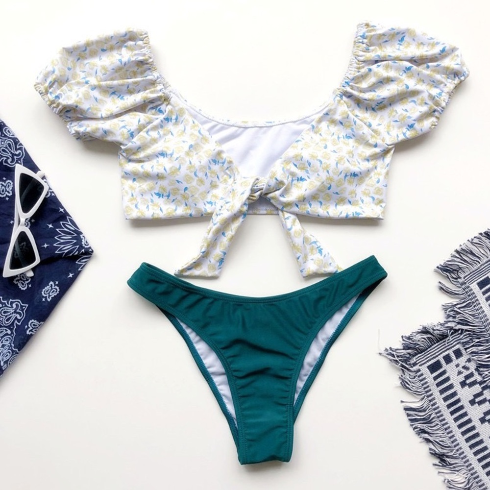 ❤️Floral Two Pieces Front Tie Bikini Set - Picture 2 of 3